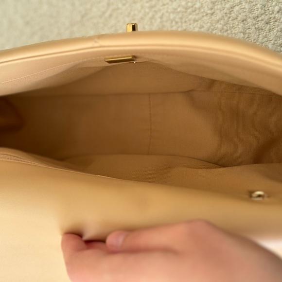 Chanel 19 Large, Beige Lambskin With Gold Hardware - Picture 5 of 17